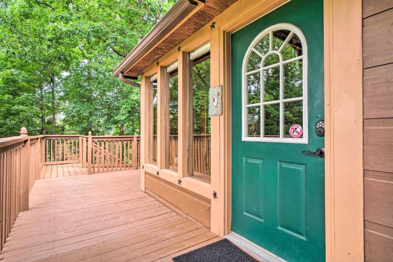 Central Sevierville Cabin With Hot Tub And Views! エクステリア 写真