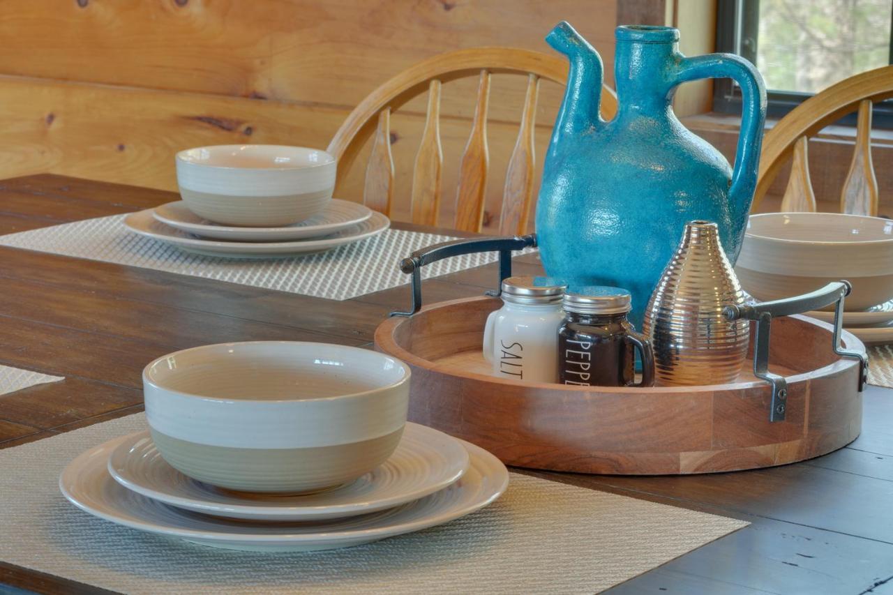 Central Sevierville Cabin With Hot Tub And Views! エクステリア 写真