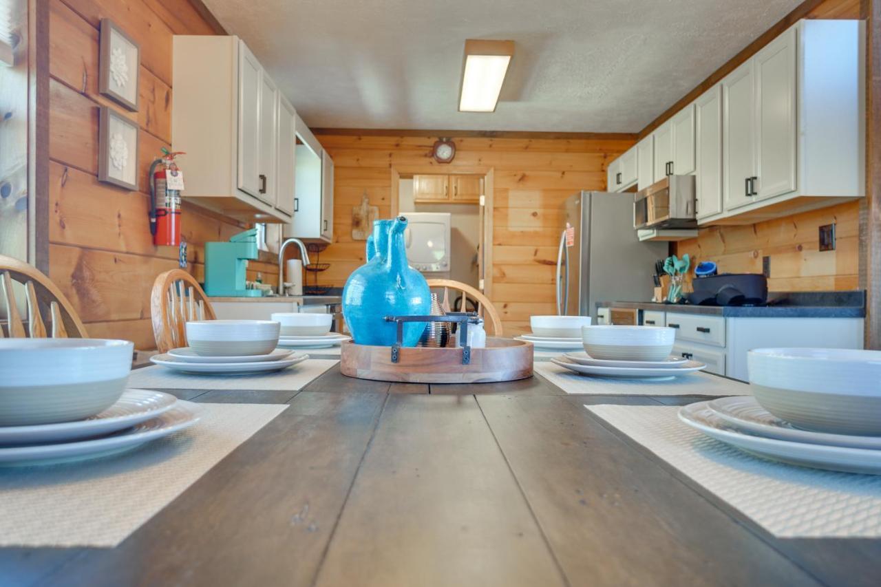 Central Sevierville Cabin With Hot Tub And Views! エクステリア 写真