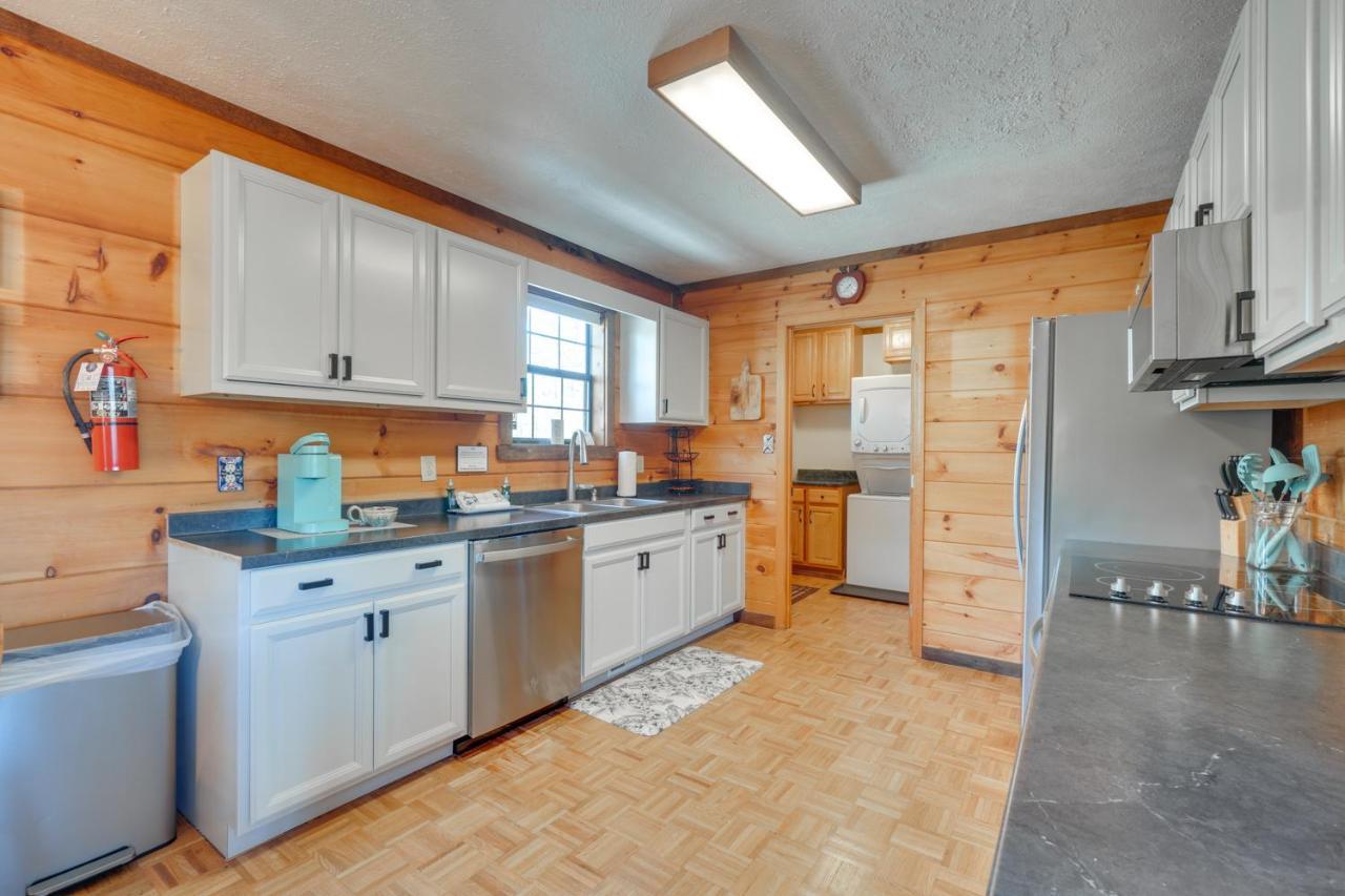 Central Sevierville Cabin With Hot Tub And Views! エクステリア 写真